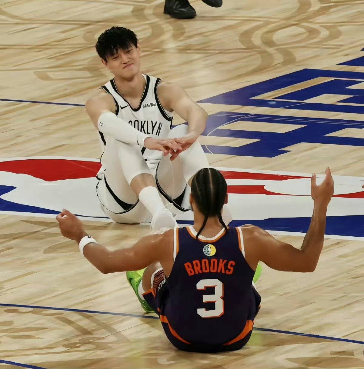 原創NBA中國賽籃網賺了盆滿缽滿，卻留下失望的曾凡博和憤怒的中國球迷