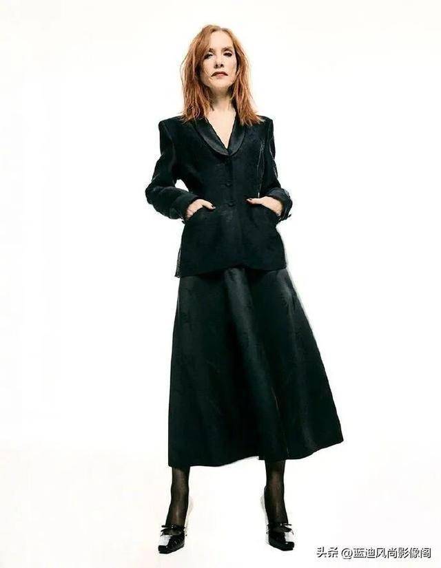 原創佩姨：Balenciaga 加持，用一生詮釋 “不被定義的女性力量”