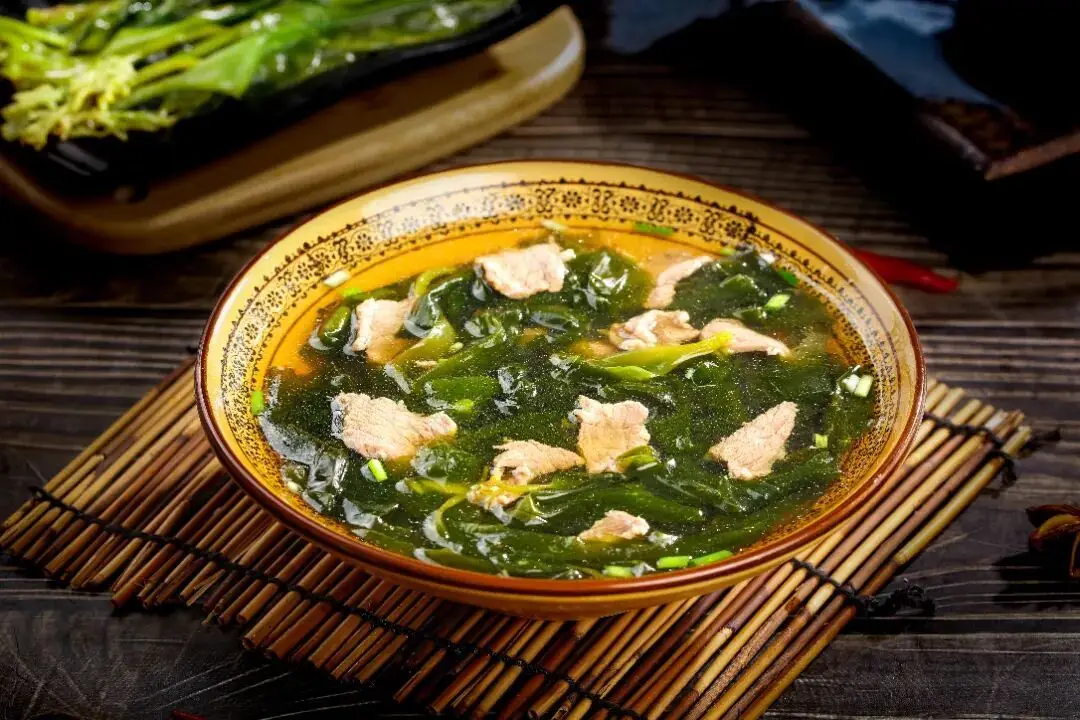 昆布決明子瘦肉湯丨週末美食