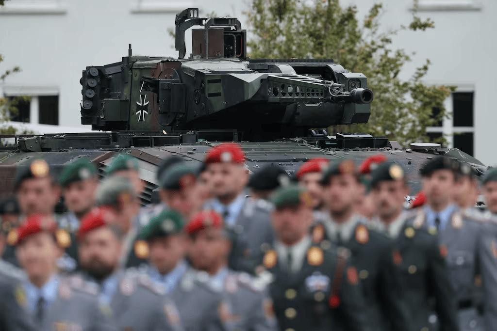 汽車業失血，軍火單續命