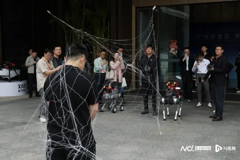 區長戴AI眼鏡演講，折射廣州黃埔智慧落地決心